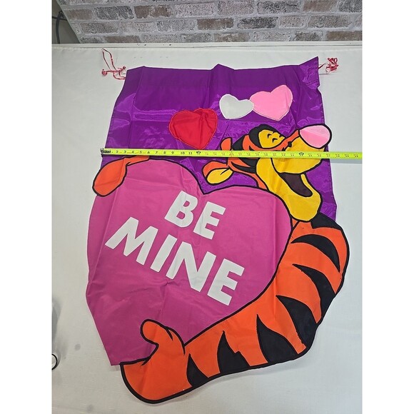 Vintage Lawn Garden Flag Tigger Valentines Be Mine Hearts - Picture 3 of 10